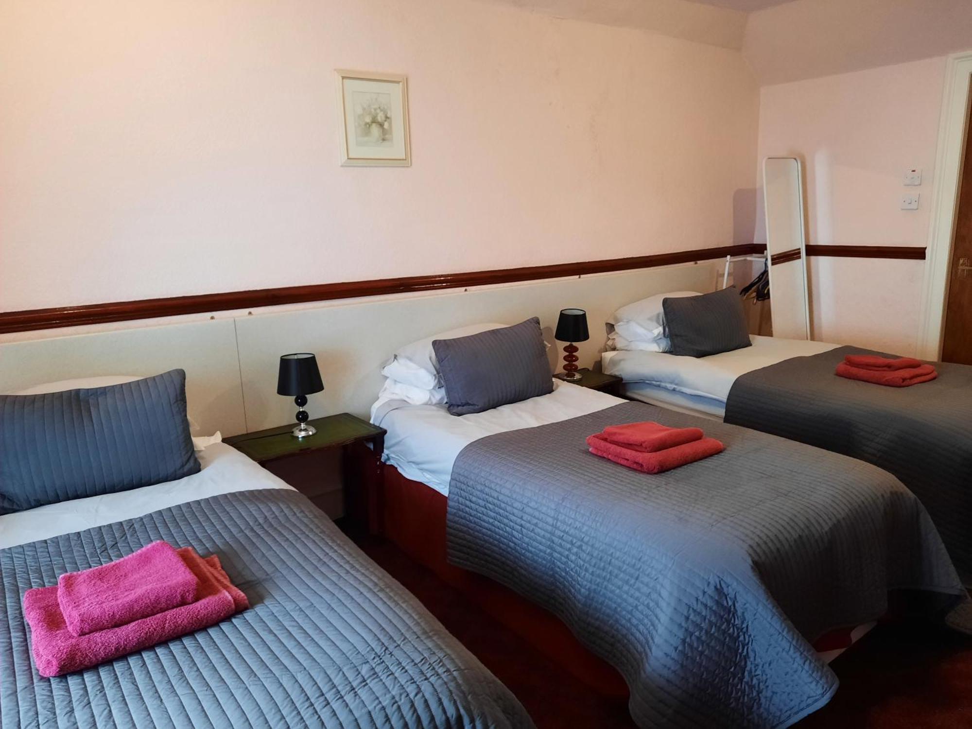 St Ronan'S Hotel Innerleithen Zimmer foto
